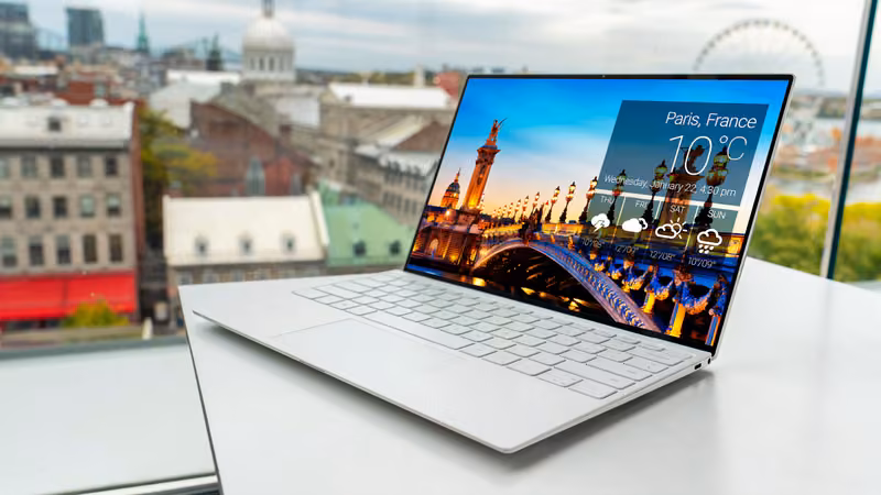 Laptop sobre un escritorio